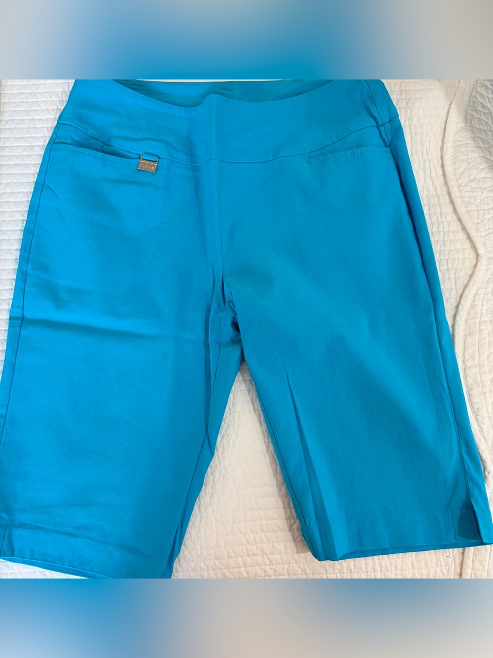 PRELOVED SZ 10 Lulu-B Turquoise Bermuda Shorts *Loose seam*